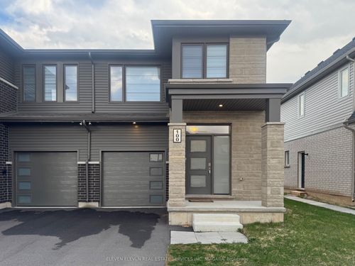 100 Acacia Rd, Fonthill, ON, L3E0G4 | Card Image