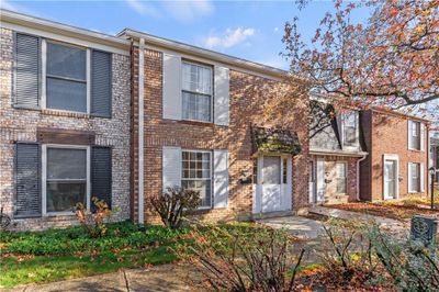 1122 Charleston Court, Condo with 3 bedrooms, 1 bathrooms and null parking in Fairborn OH | Image 1