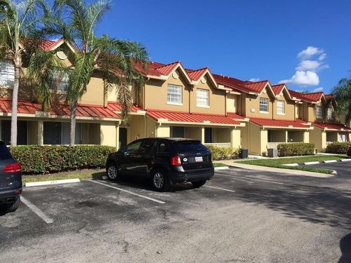 f-18340 Nw 68th Ave, Hialeah, FL, 33015-3432 | Card Image