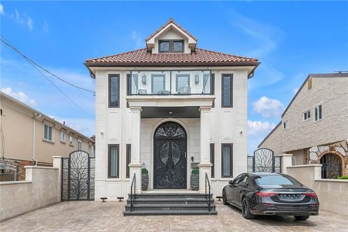 360 Whitman Dr, Brooklyn, NY, 11234-6933 | Card Image