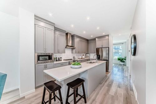 238 Aquila Dr Nw, Calgary, AB, T3R1Y6 | Card Image