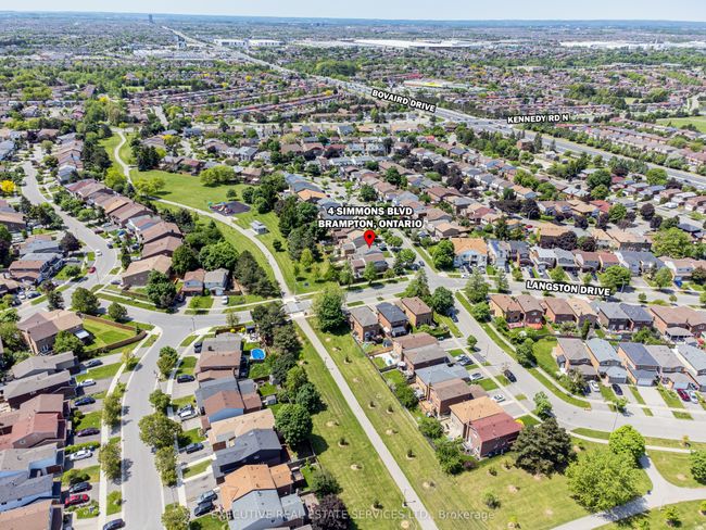 4 Simmons Blvd, House other with 5 bedrooms, 4 bathrooms and 3 parking in Brampton ON | Image 49
