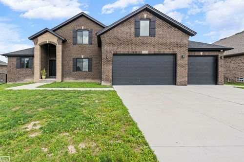 43253 Sams Ln, New Baltimore, MI, 48047 | Card Image
