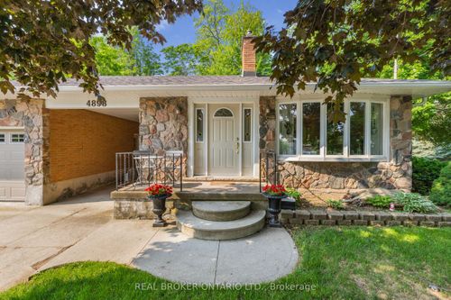 4898 King St, Lincoln, ON, L0R1B6 | Card Image