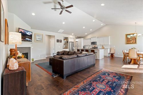 4132 E Silverking Ln, Meridian, ID, 83642-7361 | Card Image