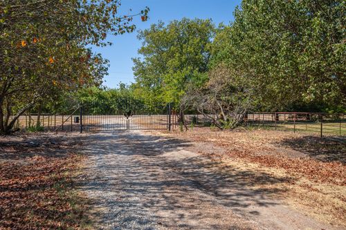 6607 S State Highway 78, Bonham, TX, 75418-8752 | Card Image