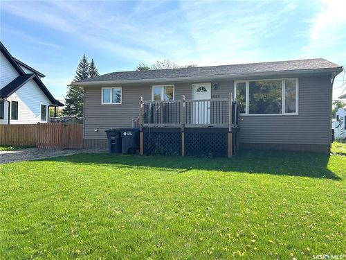 813 Moose St, Moosomin, SK, S0G3N0 | Card Image