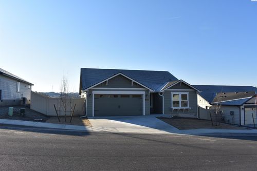7257 W 26th Ave, Kennewick, WA, 99338-2582 | Card Image