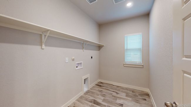 1922 Scare Crow, House other with 4 bedrooms, 2 bathrooms and null parking in New Braunfels TX | Image 7