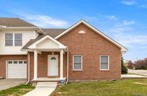 28202 Fortson Ln, Inkster, MI, 48141-2593 | Card Image