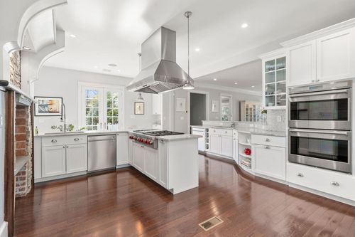 1 Edmunds Rd, Wellesley, MA, 02481-2907 | Card Image