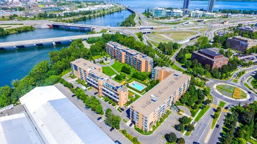 213-220 Ch. Du Golf, Montréal (Verdun/Île-des-Sœurs), QC, H3E0A8 | Card Image
