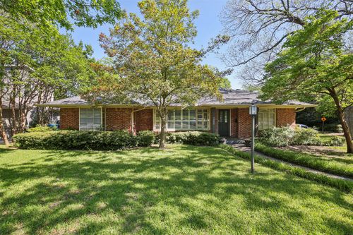 7204 Meadow Lake Ave, Dallas, TX, 75214-3526 | Card Image