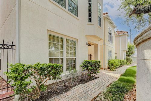 6131 Stoney Brook Dr, Houston, TX, 77036-3217 | Card Image