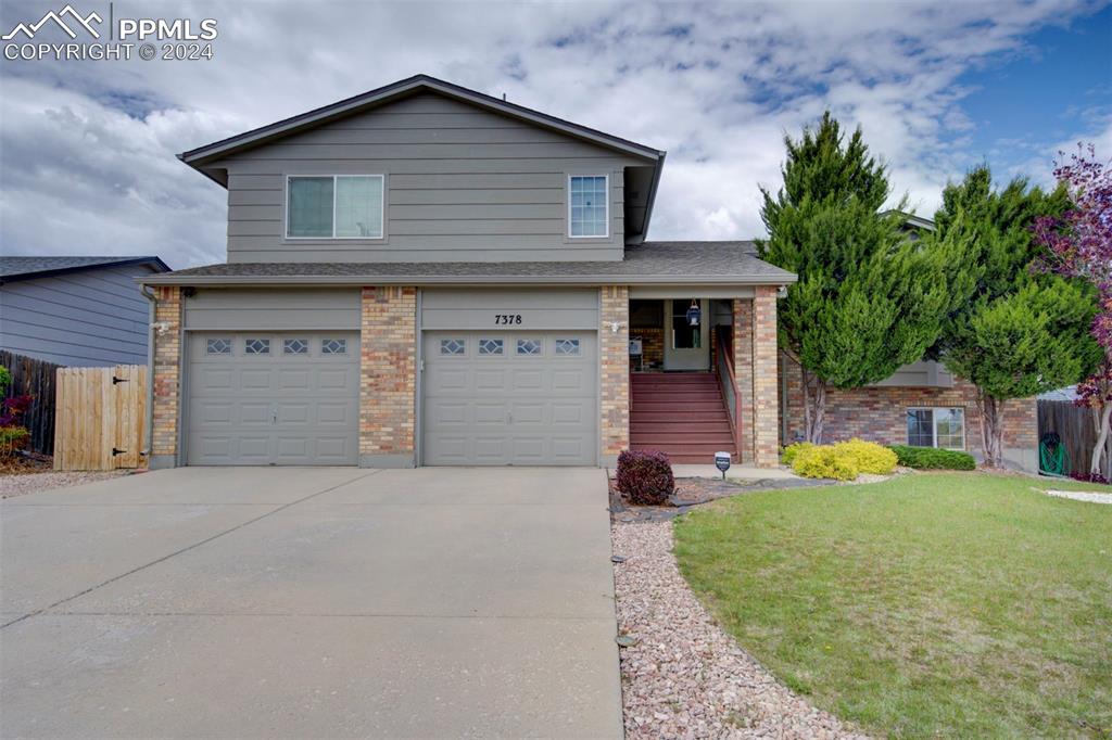 Theresa Dr, Colorado Springs, CO 80925