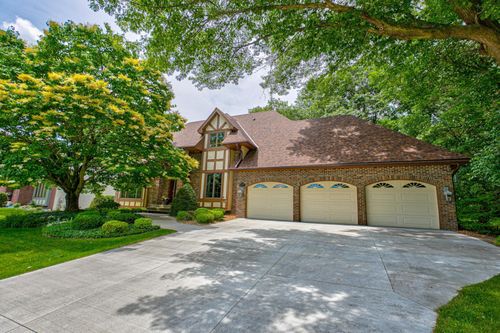 4457 Foothill Trl, Vadnais Heights, MN, 55127-6002 | Card Image