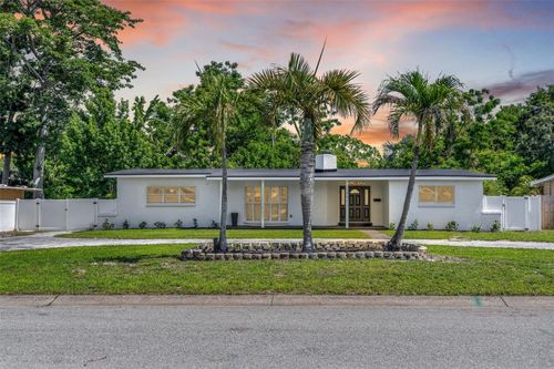521 51st Ave S, SAINT PETERSBURG, FL, 33705-4943 | Card Image