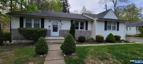 33 N Maple Ave, Park Ridge, NJ, 07656-1227 | Card Image