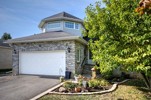 605 Fernmoor Dr, Kingston, ON, K7M8K5 | Card Image