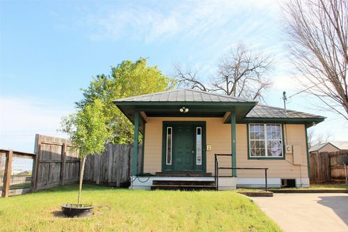 1004 E Main, Brenham, TX, 77833 | Card Image