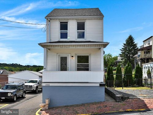 1300 Dick St, SAINT CLAIR, PA, 17970-1137 | Card Image