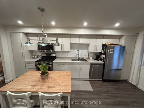 12-5815 Swayze Dr, Niagara Falls, ON, L2J3W3 | Card Image