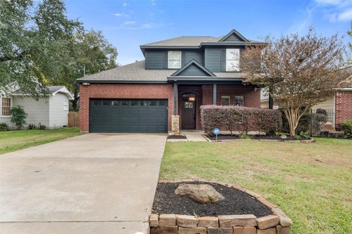 702 Clayton St, Tomball, TX, 77375-4505 | Card Image