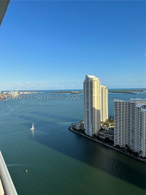 4119-325 S Biscayne Blvd, Miami, FL, 33131-2480 | Card Image