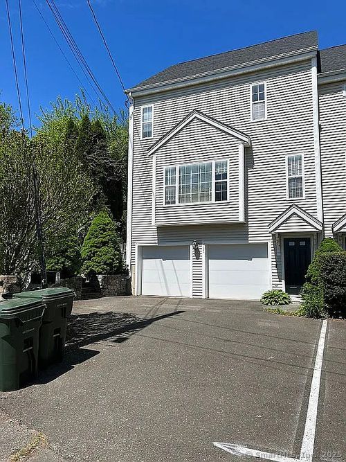 121-121 Warren Ave, Fairfield, CT, 06825-5427 | Card Image