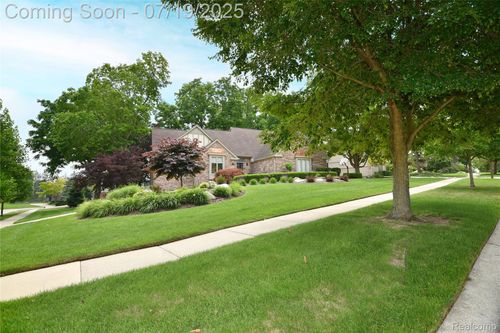 6514 Shagbark Dr, Troy, MI, 48098-3259 | Card Image
