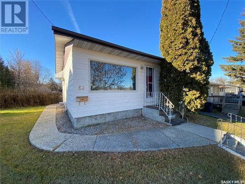 82 Victoria Ave, Yorkton, SK, S3N1S8 | Card Image