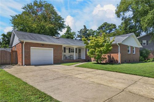 2317 Laurel Cove Dr, Virginia Beach, VA, 23454-2046 | Card Image