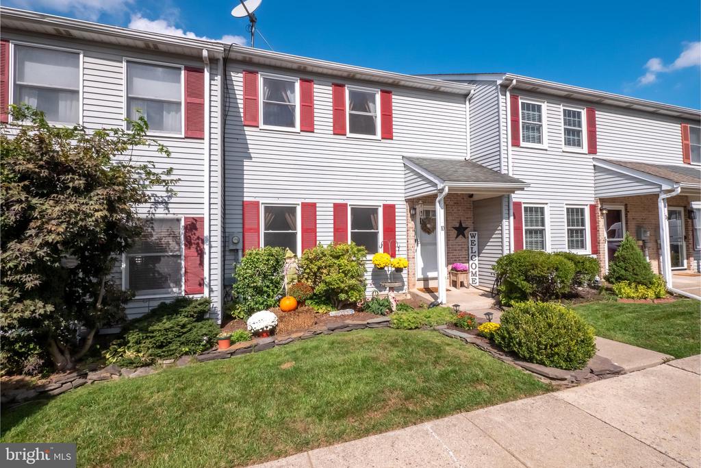 Fort Lee Ct, Easton, PA 18040