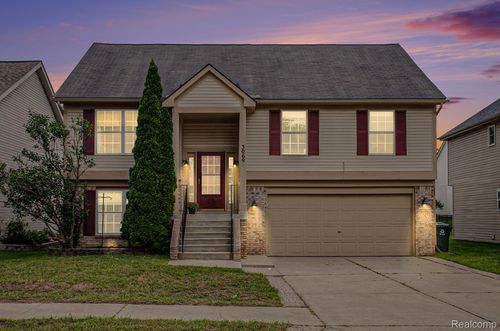 3069 Talon Cir, Lake Orion, MI, 48360-2608 | Card Image