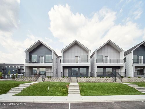 953 E Railroad Ave, Post Falls, ID, 83854-8635 | Card Image