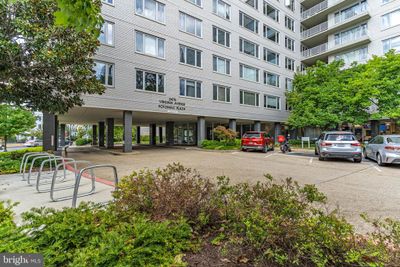 304 - 2475 Virginia Avenue Nw, Condo with 2 bedrooms, 2 bathrooms and null parking in WASHINGTON DC | Image 2