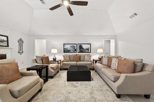 18526 Fawn Run Ln, Houston, TX, 77084-5577 | Card Image