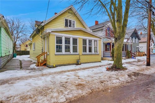 240 East St, Buffalo, NY, 14207-2721 | Card Image