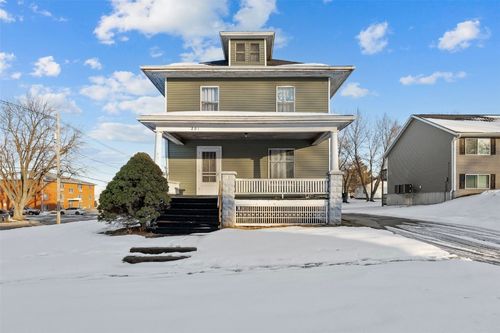 201 Court St, Williamsburg, IA, 52361-9428 | Card Image