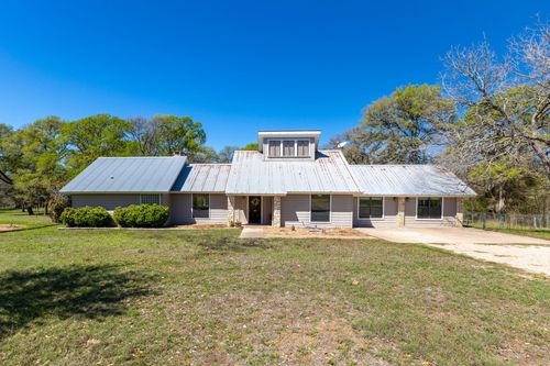 12 Creekwood Dr, Schulenburg, TX, 78956-1213 | Card Image