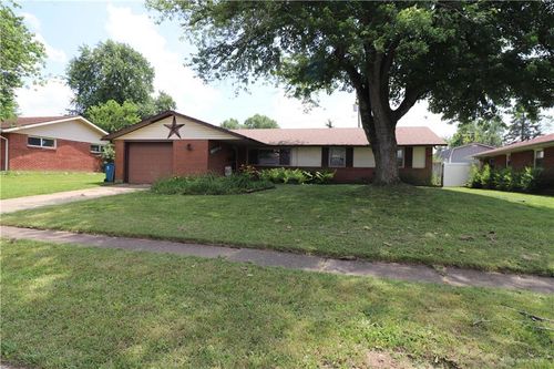 4944 Chesham Dr, Dayton, OH, 45424-3704 | Card Image