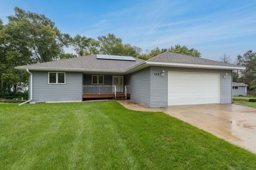 102 Loraine Dr, Lake Crystal, MN, 56055-4578 | Card Image