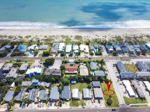 689 S Orlando Ave, Cocoa Beach, FL, 32931-2558 | Card Image