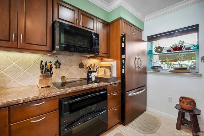 APT-16 - 3901 Saint Lucie Blvd, Condo with 2 bedrooms, 3 bathrooms and 1 parking in Stuart FL | Image 11