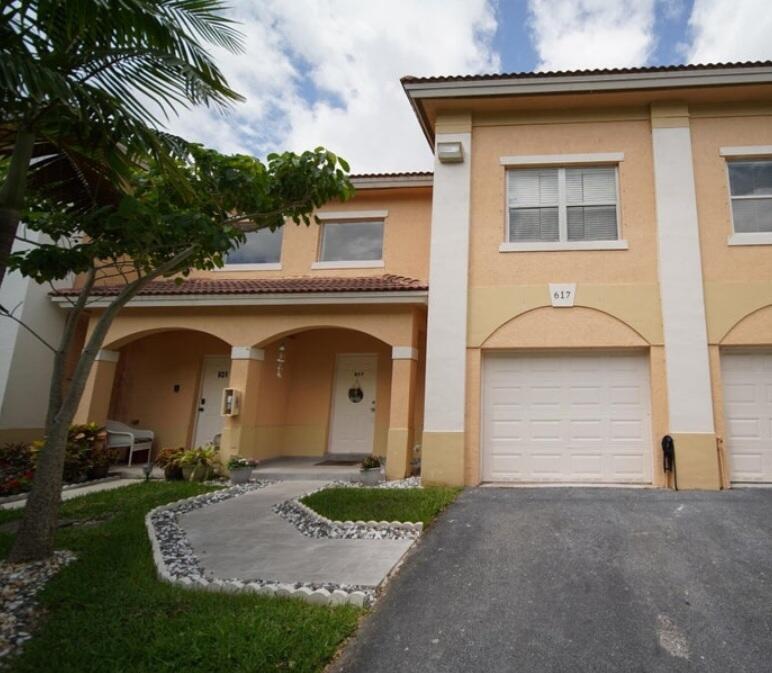 Talia Cir, Palm Springs, FL 33461