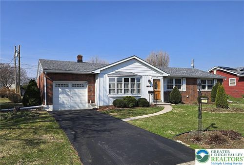 1118 7th St, Whitehall, PA, 18052-5218 | Card Image