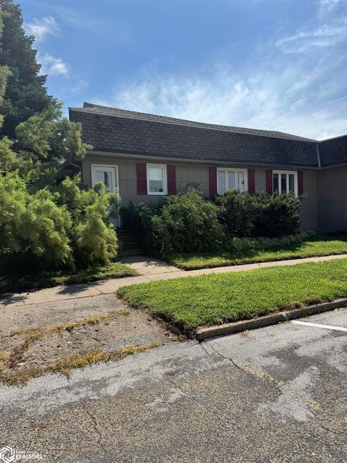 223 S Wilson Ave, Jefferson, IA, 50129-2119 | Card Image