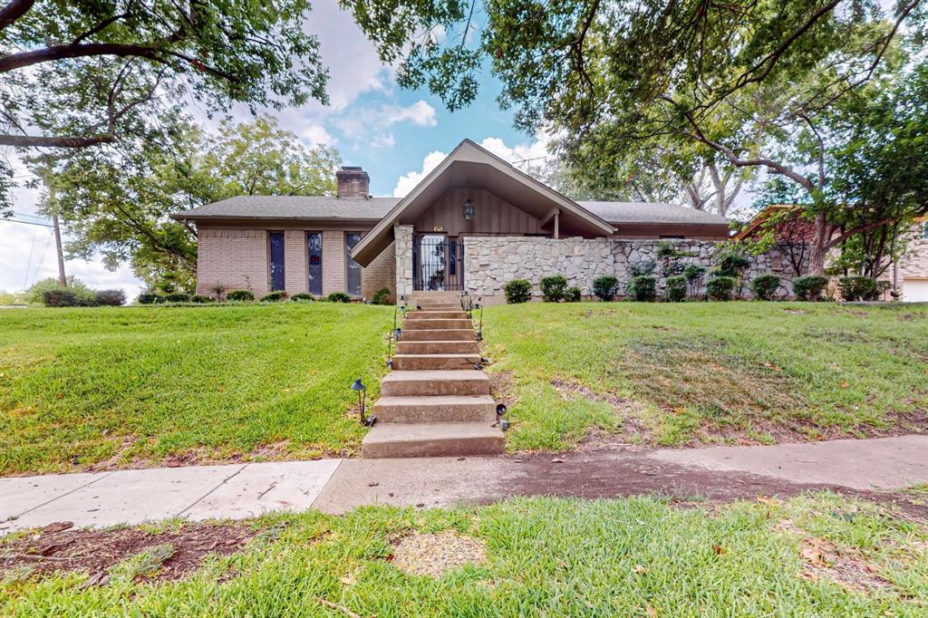 Sharon Dr, Duncanville, TX 75137