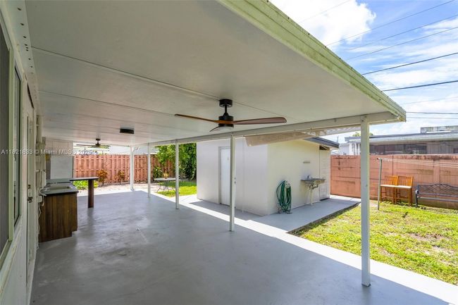 11030 Sw 42 Nd St, House other with 3 bedrooms, 3 bathrooms and null parking in Miami FL | Image 24