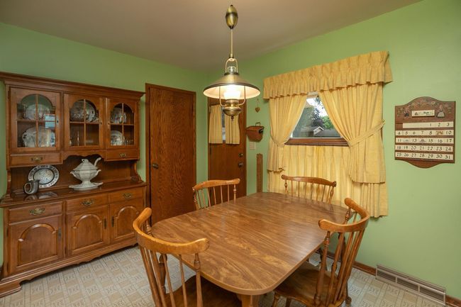 8-web-or-mls-08-Dining Room.jpg | Image 8